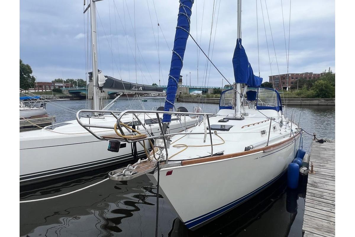 Used 1985 C&C Landfall 39