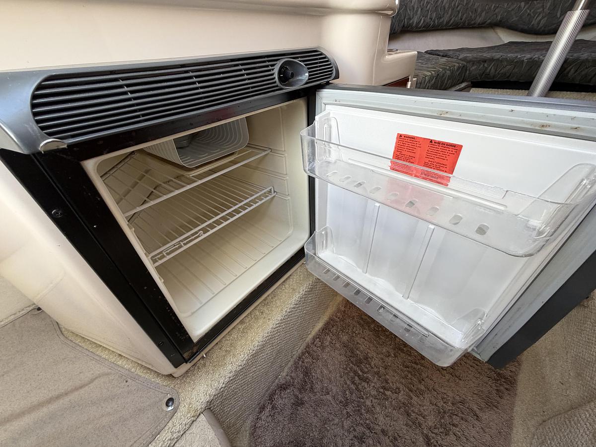 Used 2004 Sea Ray Sundancer 260