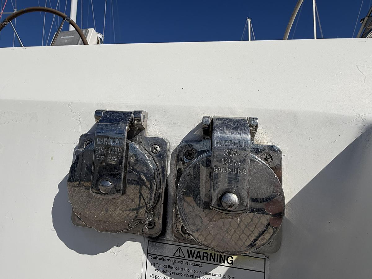 Used 2010 Beneteau Oceanis 34