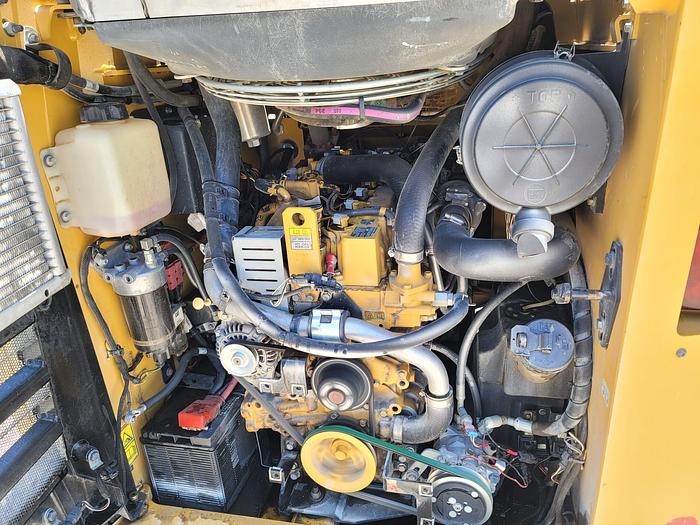 Used 2014 Caterpillar 262D