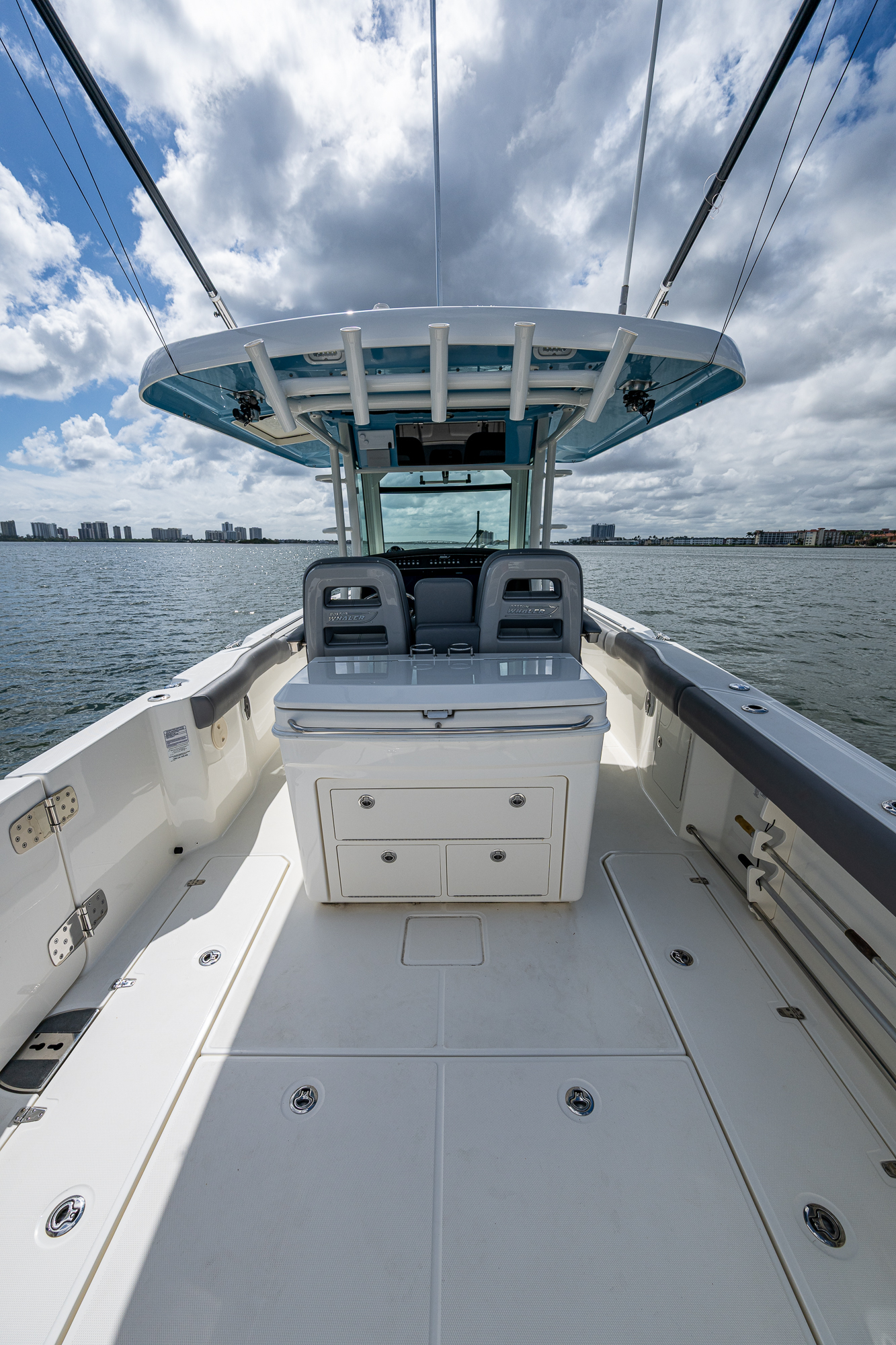 Used 33ft 2023 Boston Whaler 330 Outrage