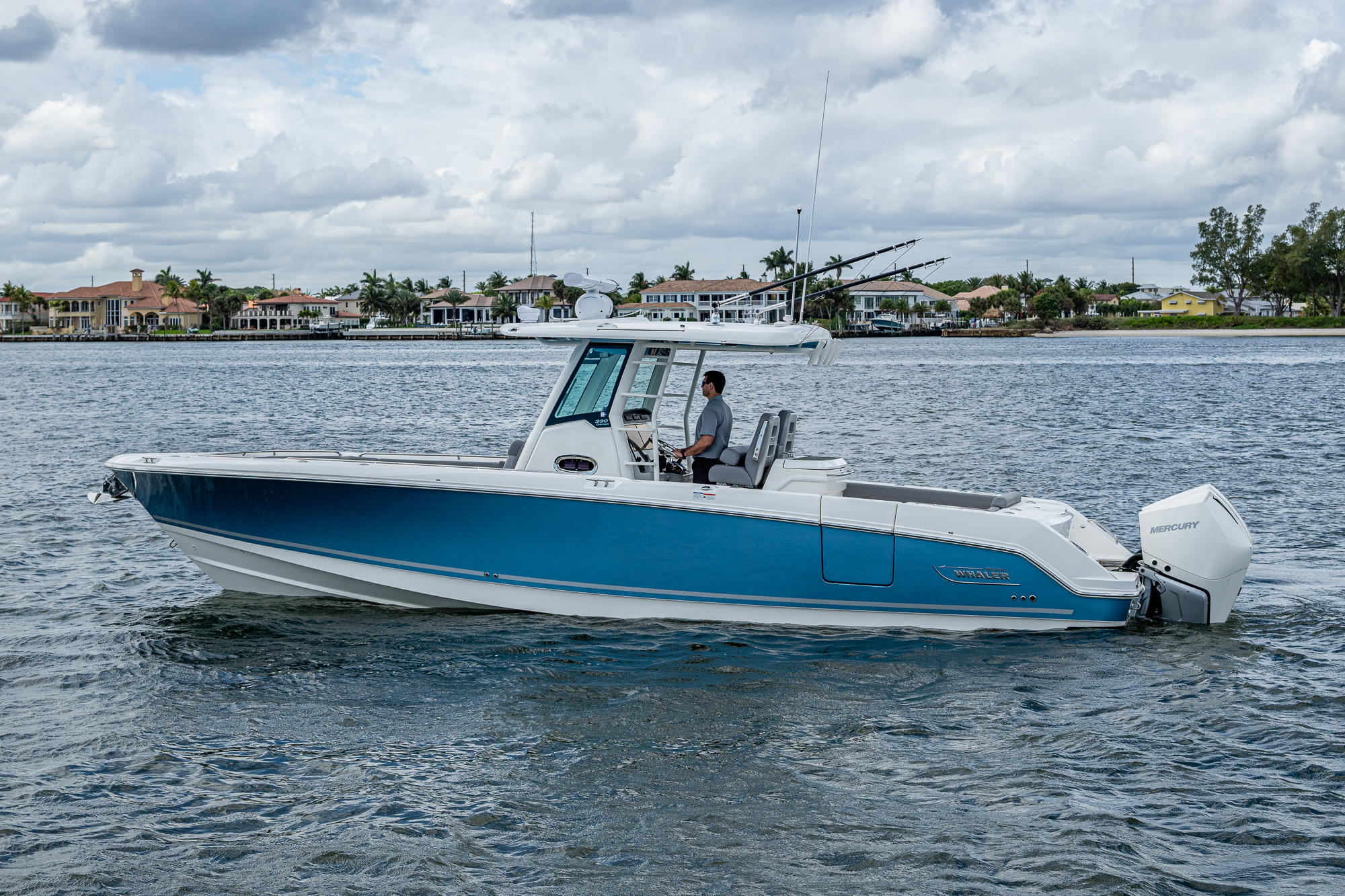 Used 33ft 2023 Boston Whaler 330 Outrage