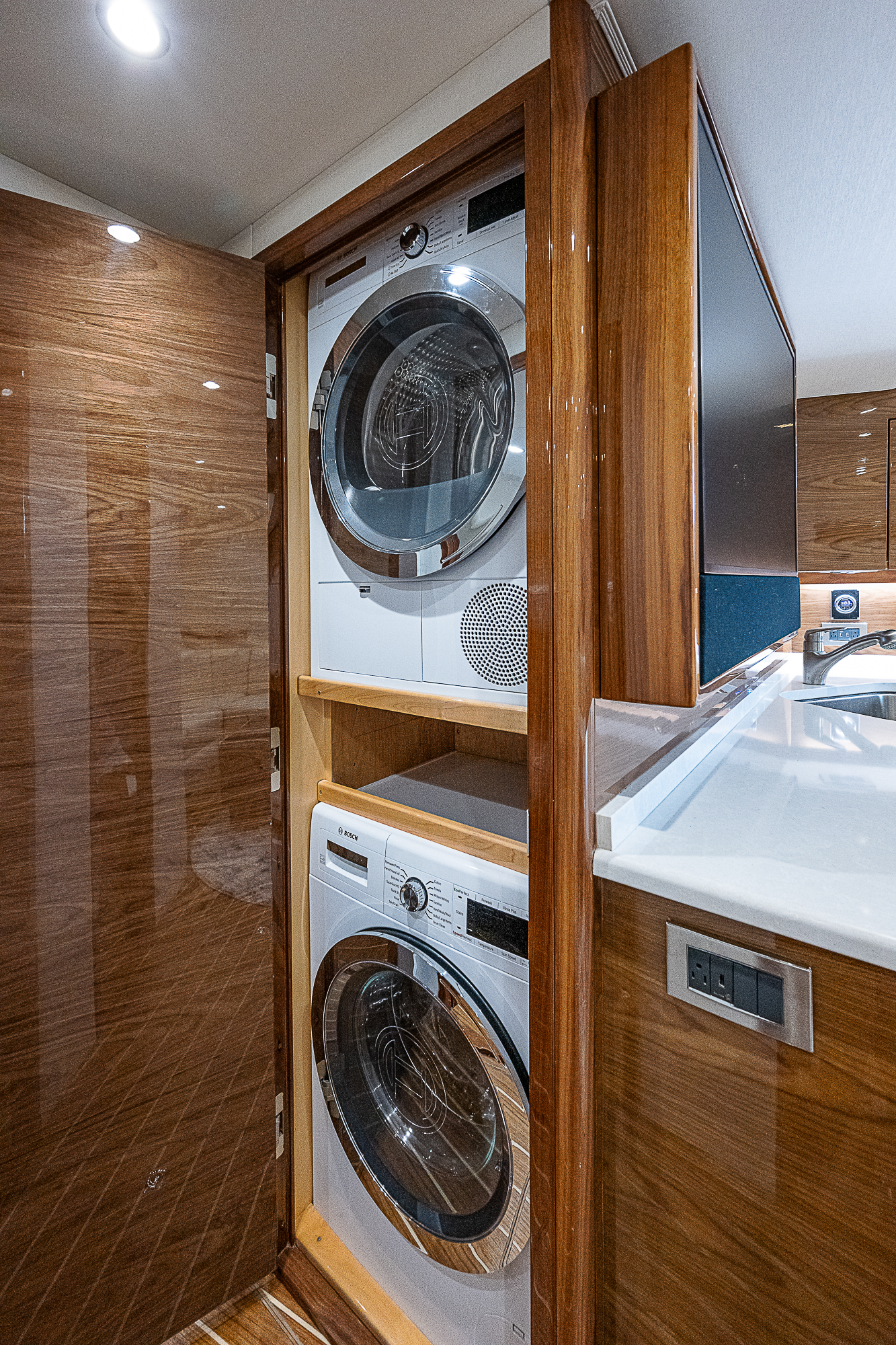 Used | 2023 Viking 54 Open