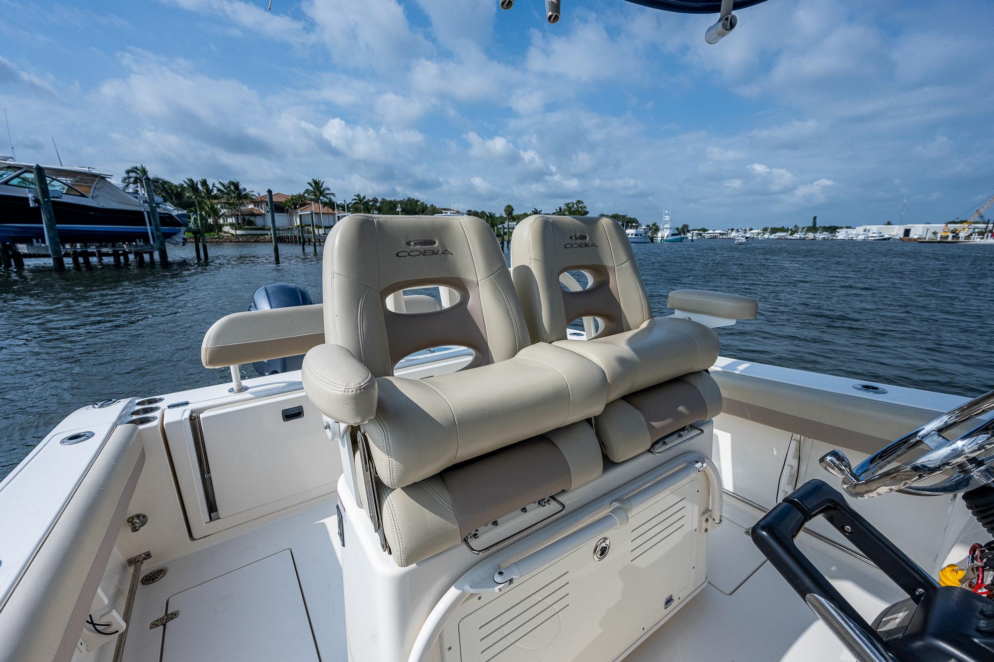 Used 2017 Cobia 261