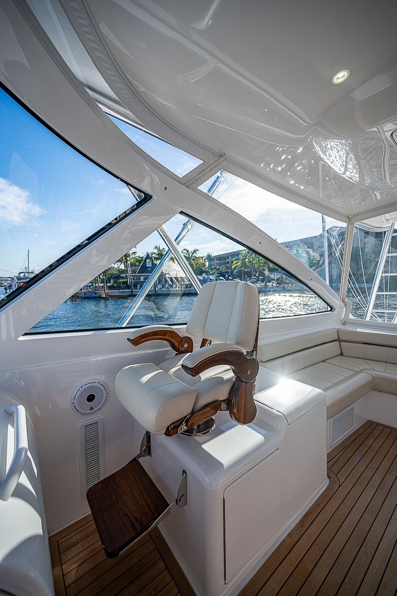 Used | 2023 Viking 54 Open