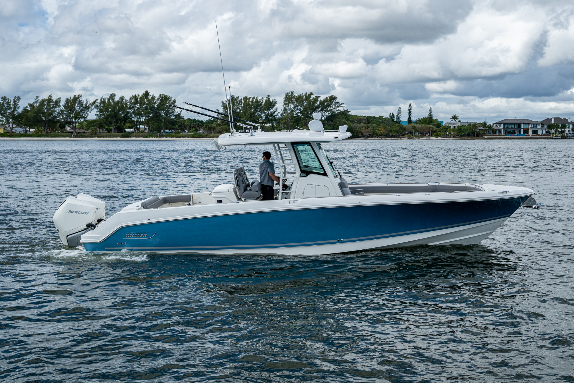 Used 33ft 2023 Boston Whaler 330 Outrage