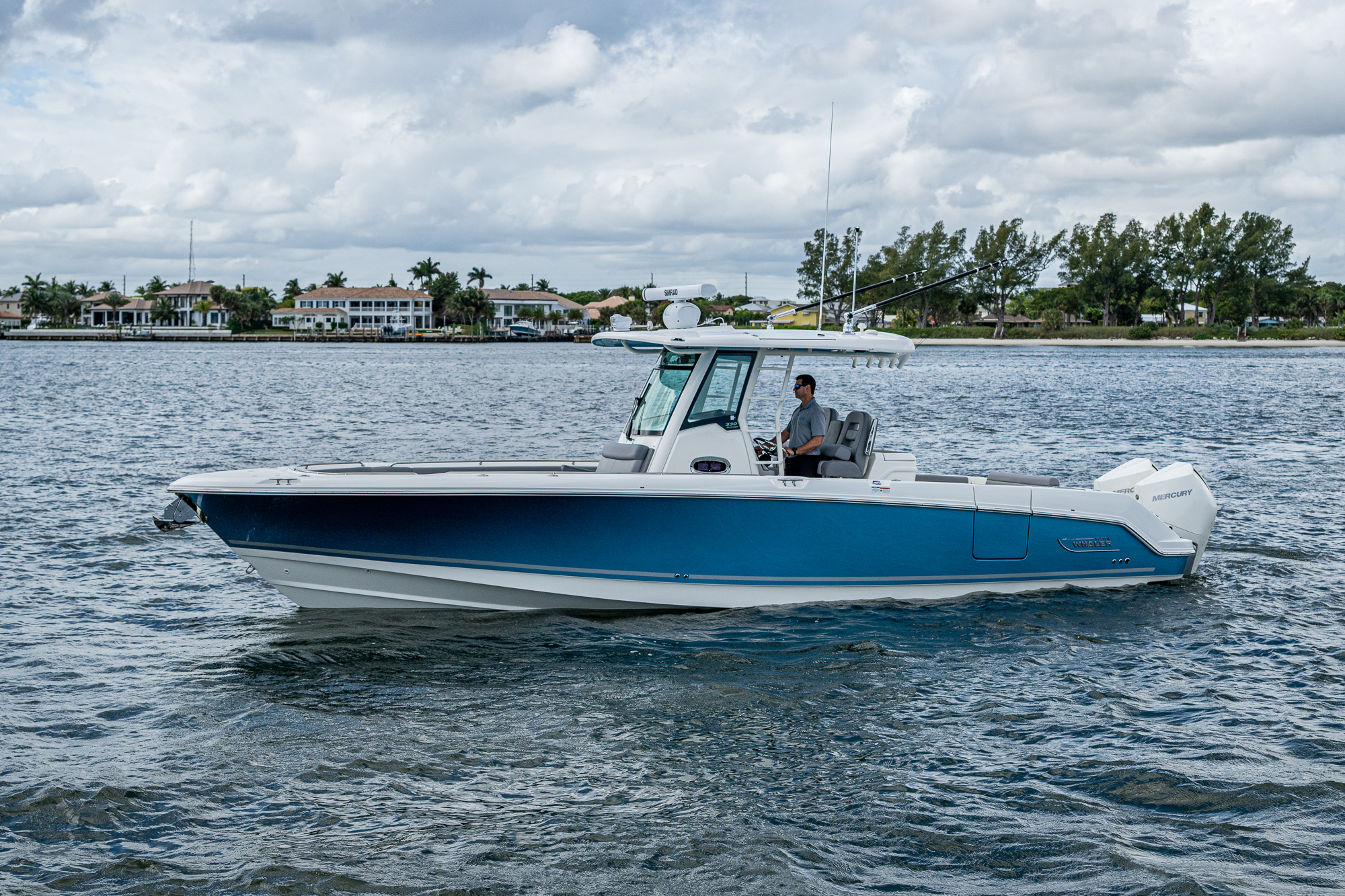 Used 33ft 2023 Boston Whaler 330 Outrage