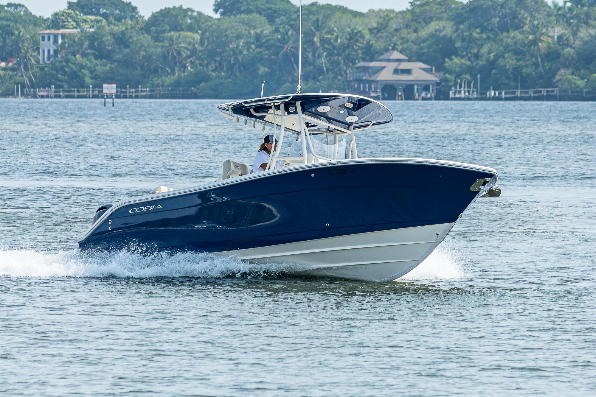 Used 2017 Cobia 261