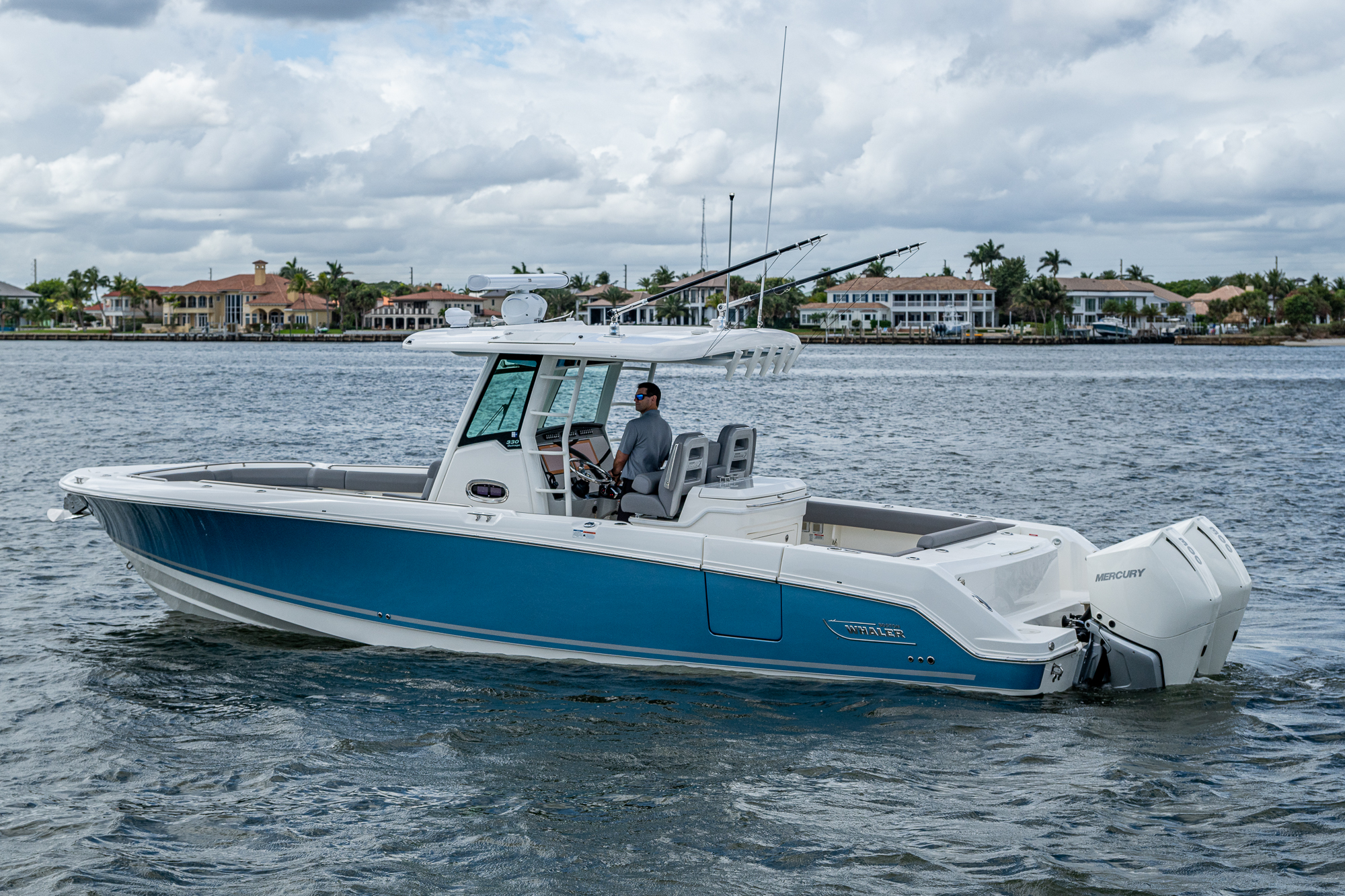 Used 33ft 2023 Boston Whaler 330 Outrage