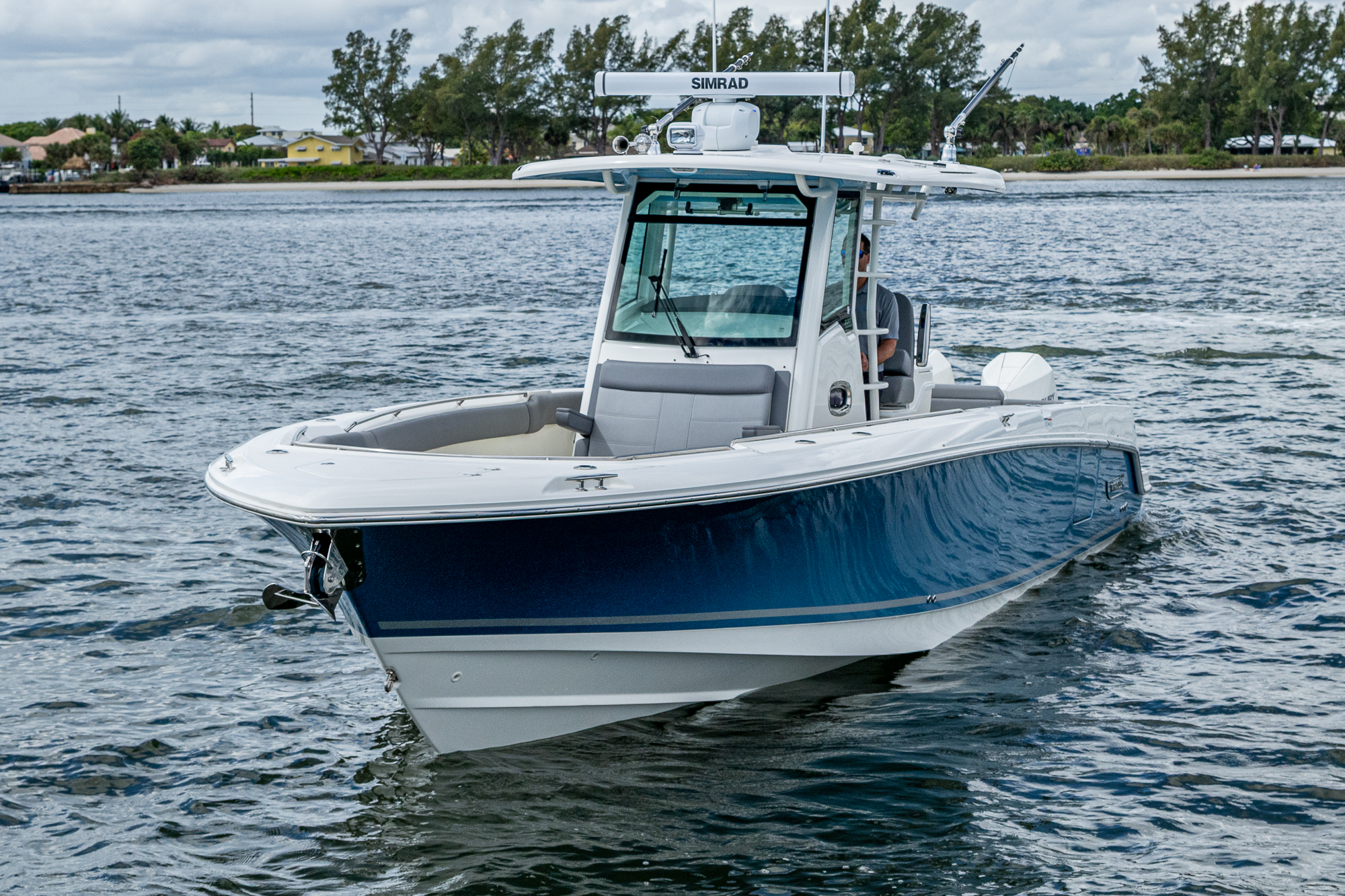 Used 33ft 2023 Boston Whaler 330 Outrage