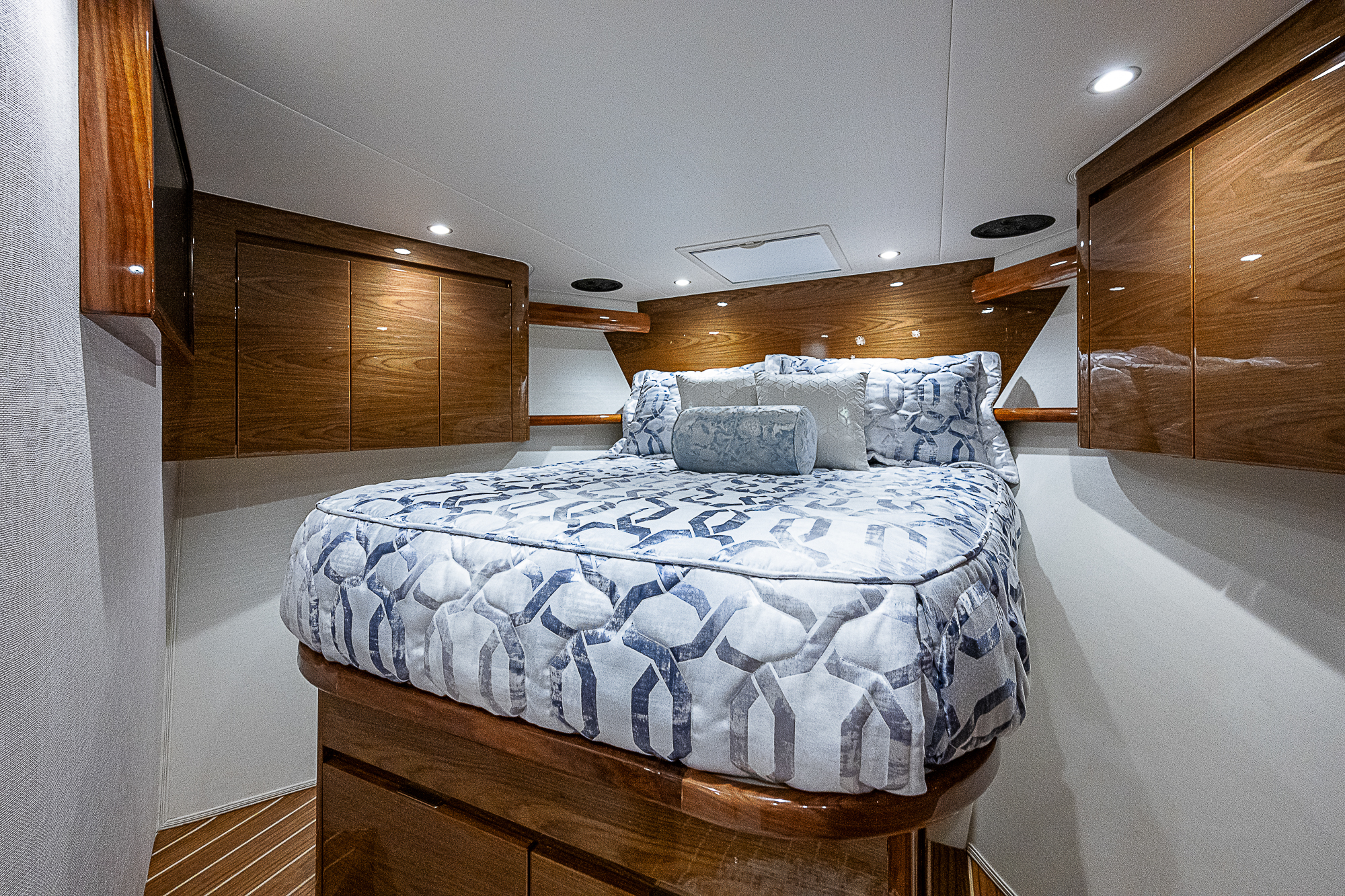 Used | 2023 Viking 54 Open