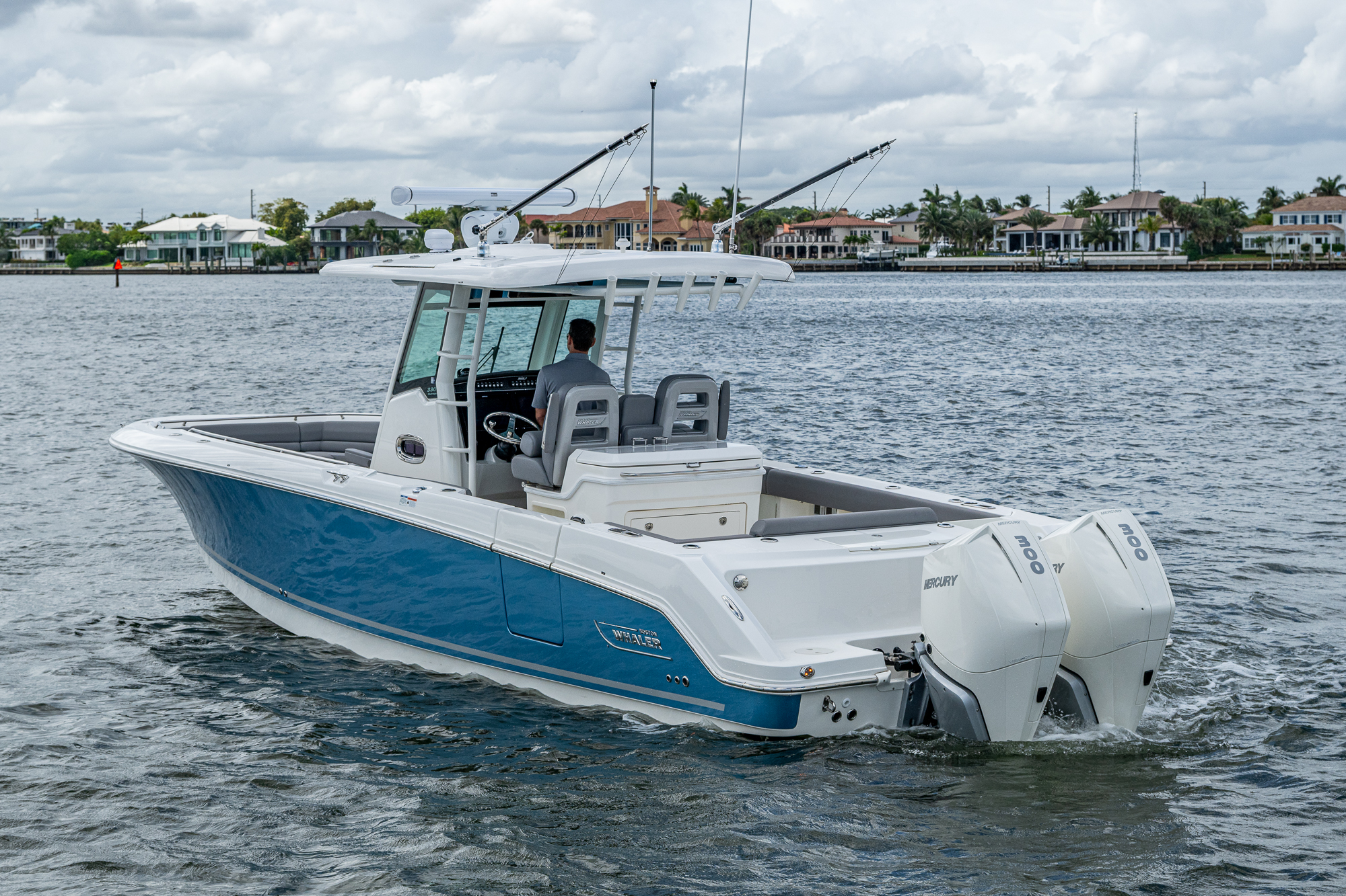 Used 33ft 2023 Boston Whaler 330 Outrage