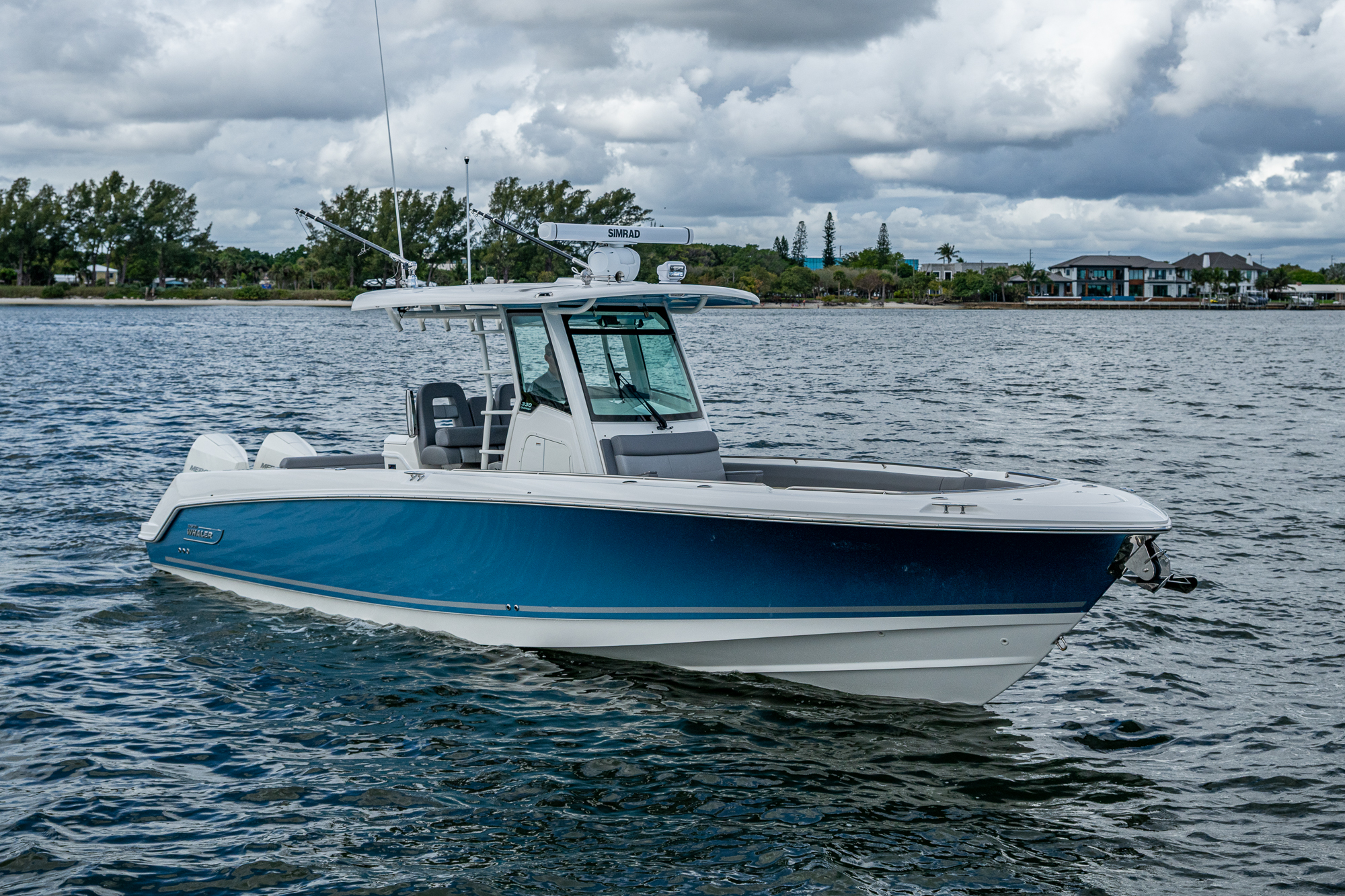 Used 33ft 2023 Boston Whaler 330 Outrage