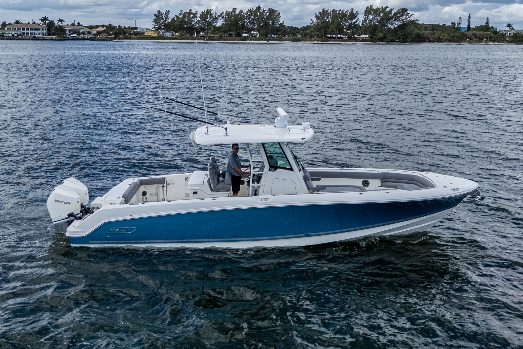 Used 33ft 2023 Boston Whaler 330 Outrage
