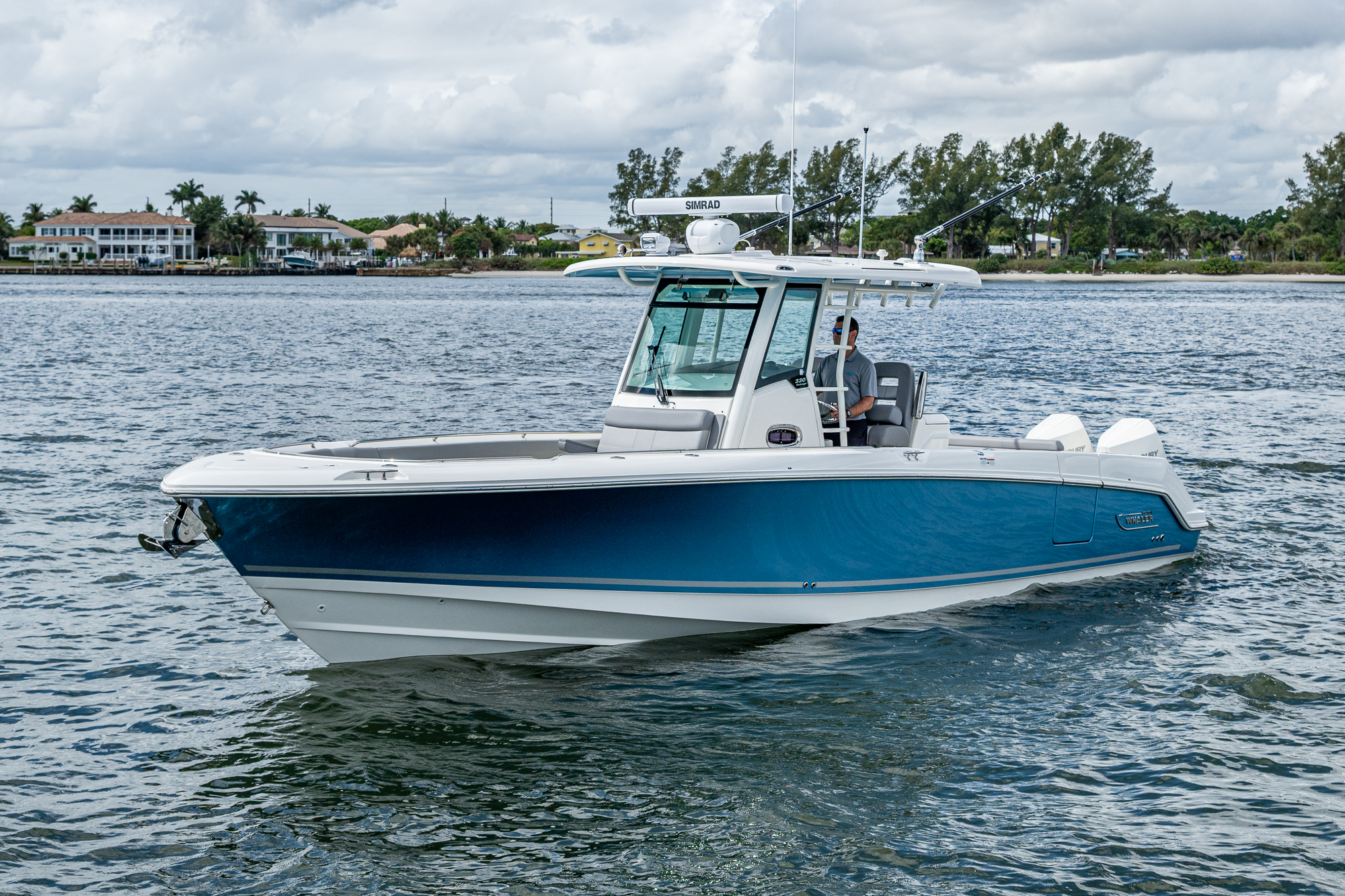 Used 33ft 2023 Boston Whaler 330 Outrage