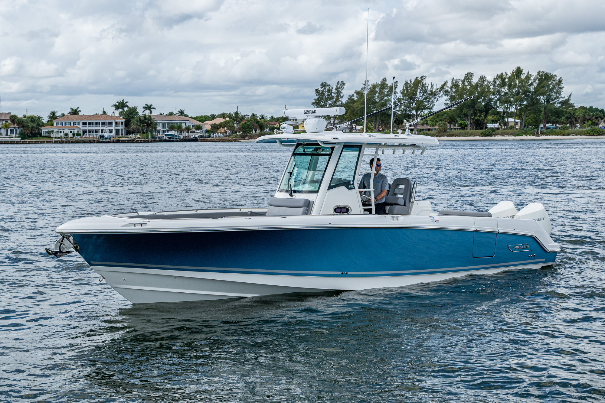 Used 33ft 2023 Boston Whaler 330 Outrage