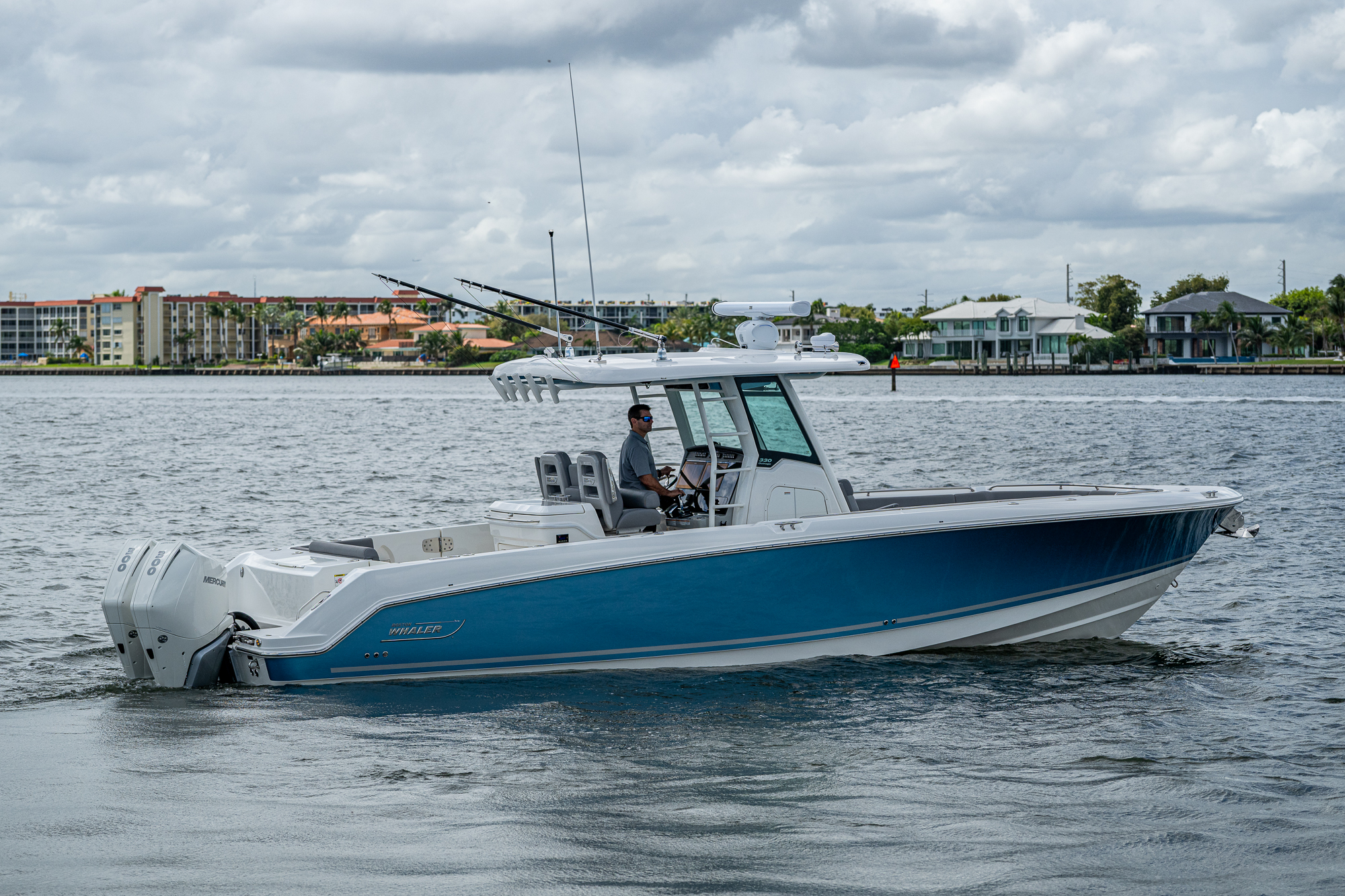 Used 33ft 2023 Boston Whaler 330 Outrage