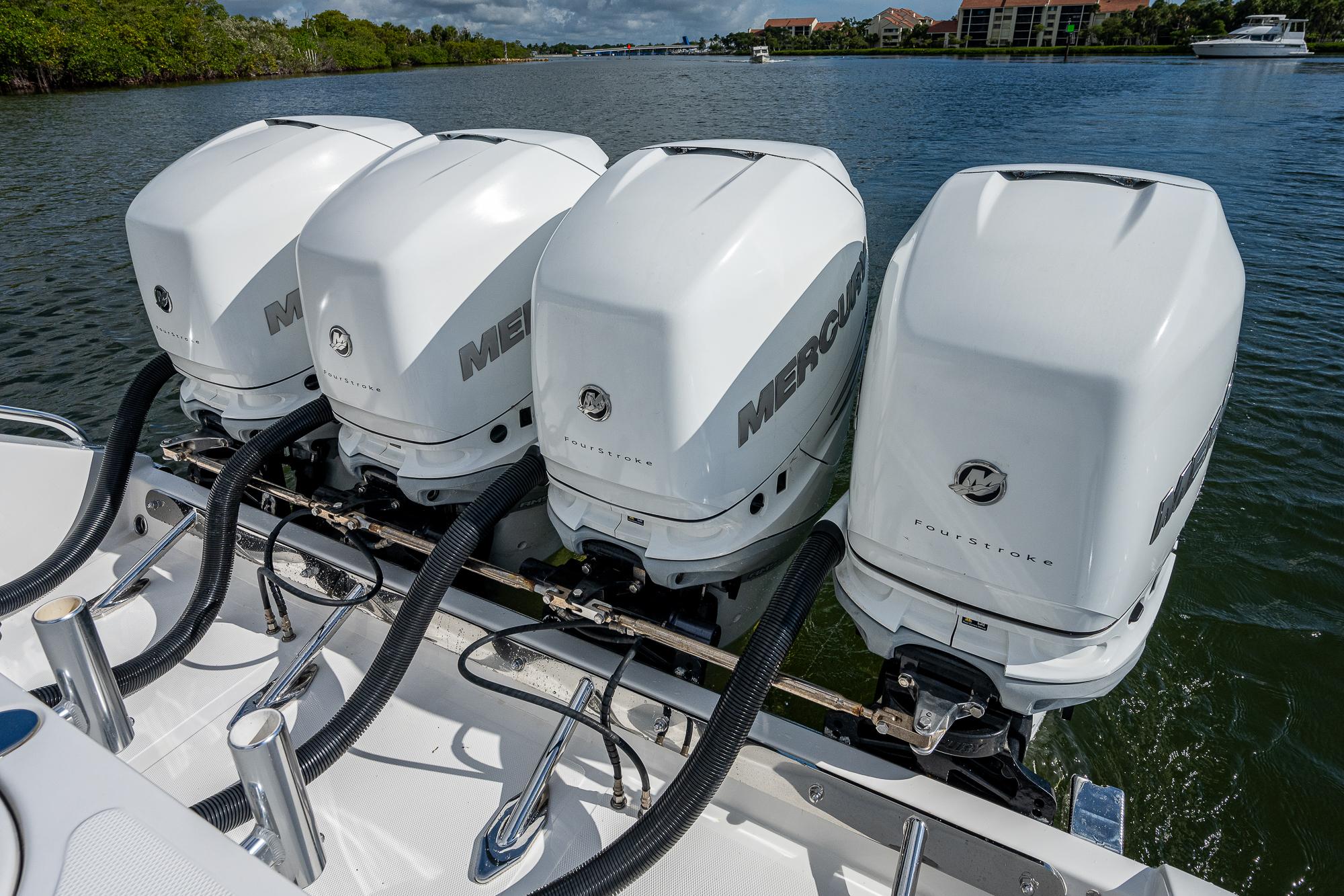 Used 2005 Venture 39 Open