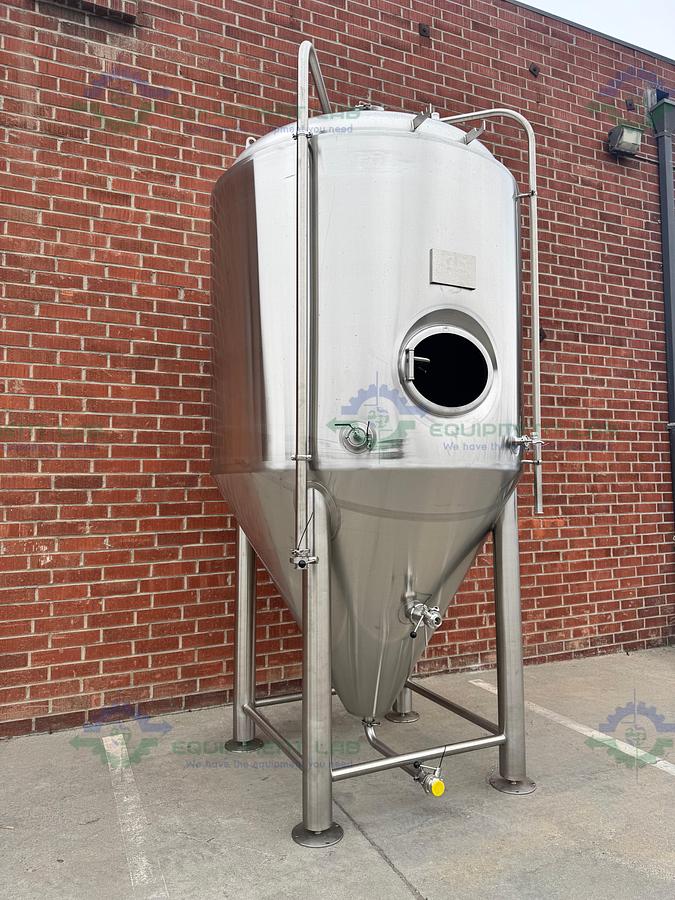 Used Blackstone Ventures 4700 L/30 BBL Stainless Steel Jacketed Fermentation Tank