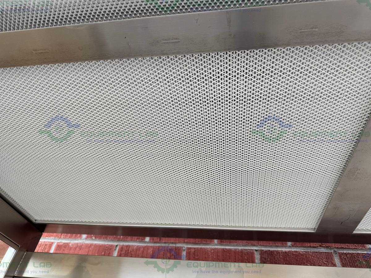 for parts or not working Terra Universal 2001-32-50474 Stainless Steel Laminar Flow Hood 74"