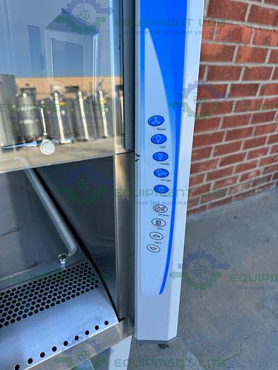 Used Labconco  302419101  Logic Plus Series Biosafety Cabinet 4 Ft Class II Type A2