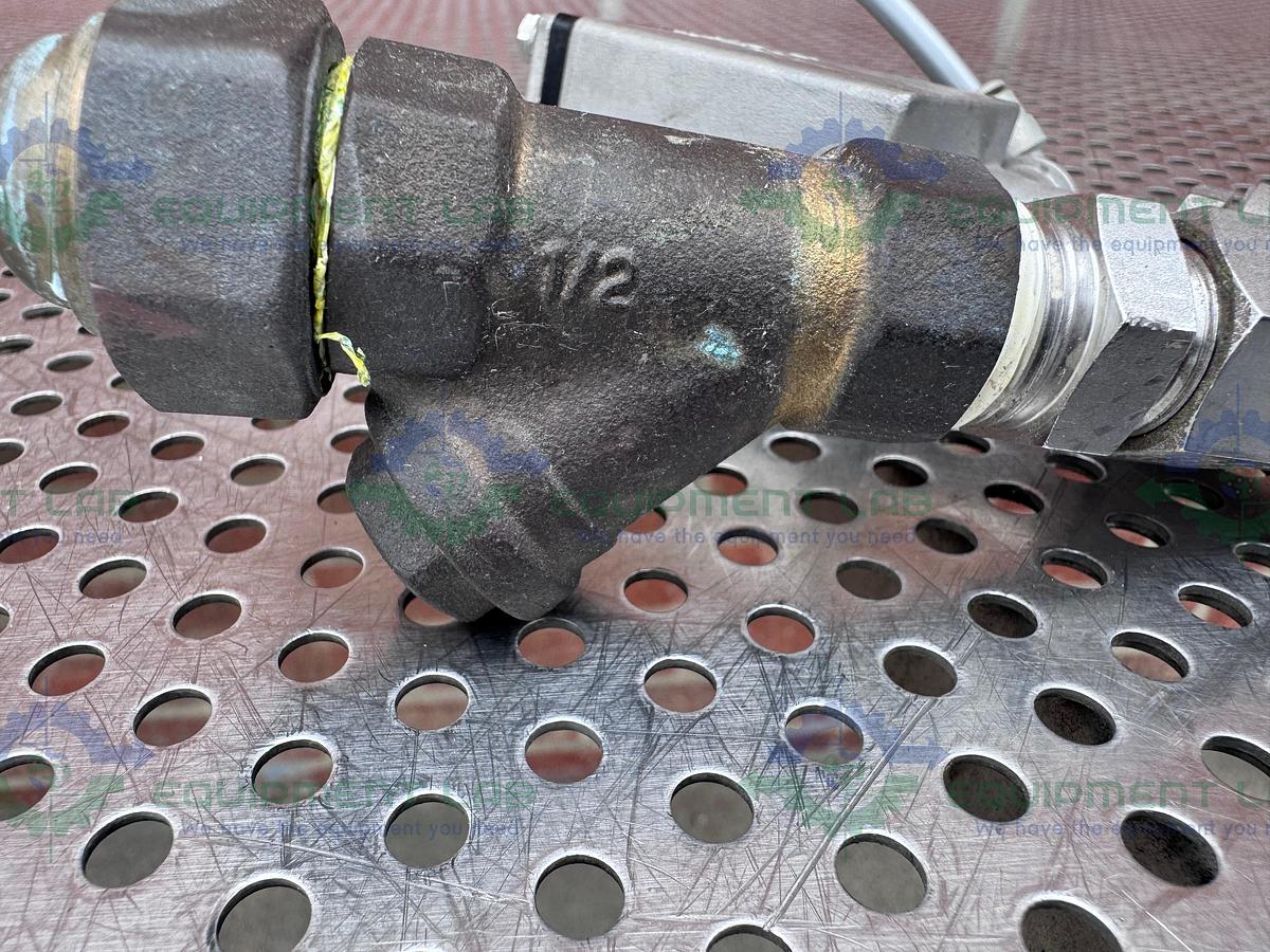 Used Gemu 540/15/D59405-1 Pneumatic Valve Actuator w/ 1/2" NPT Fitting