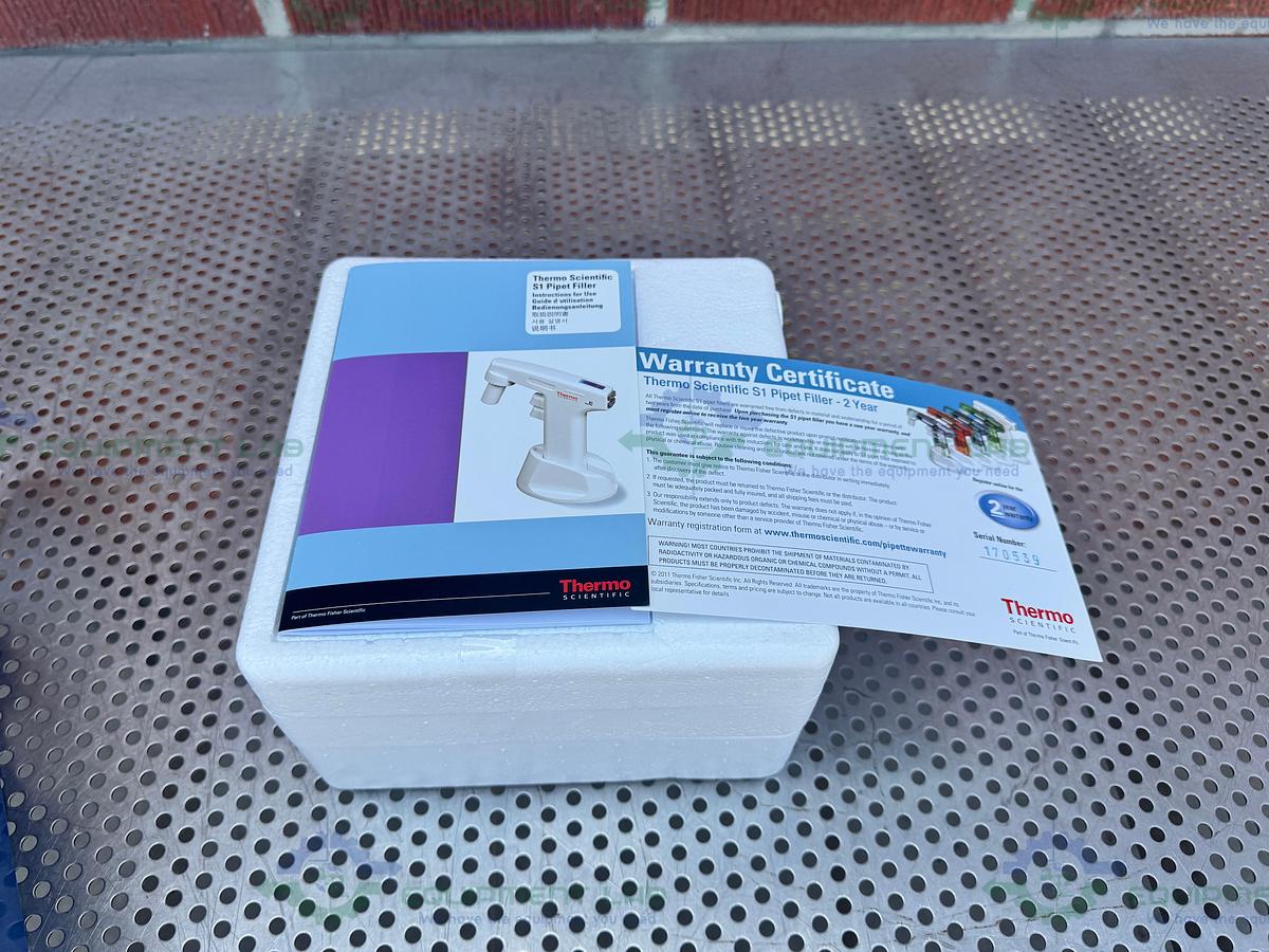 Thermo Scientific S1 Pipet Filler with Accessories