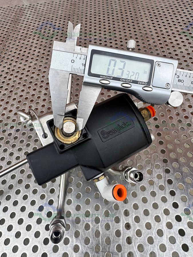 Used Whitey/Swagelok 131 DA Pneumatic Double Acting Actuator w/ SS-43Y6FS2 Valve