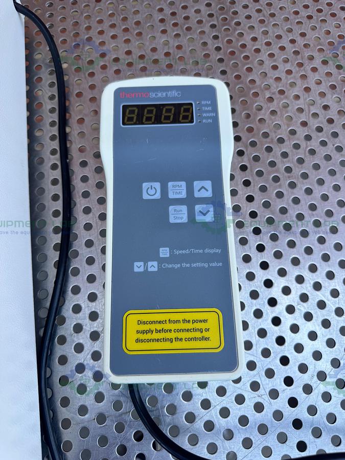Used Thermo 88881101 Benchtop CO2 Resistant Shaker w/ Thermo 88881127B Controller