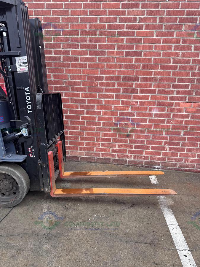 Used Toyota 8FBCU25 Electric Forklift  3000 lbs Capacity 8" Mast w/ Charger