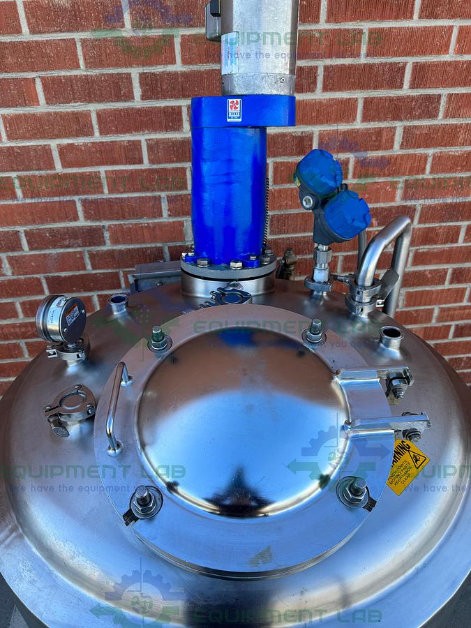 Used DCI 800 Liter Stainless Steel Jacketed Reactor 45 PSI w/ 0.5 HP Mixer