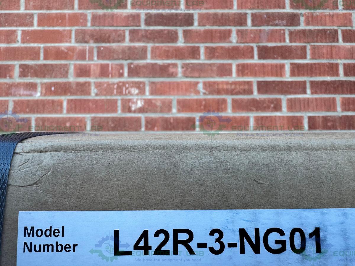 Lynx L42R-3-G01 42" Built-in Grill w All Ceramic Burners and Rotisserie