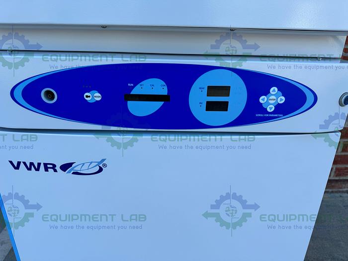 Used VWR  VWR51014992 Dual Stacked Air Jacketed CO2 Incubator 115V, 50°C, 6.5 Cu. Ft