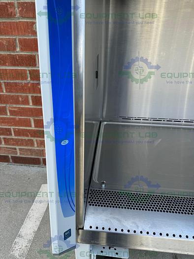 Used Labconco 302419000 Logic Biosafety Cabinet 4' Class II Type A2 w/ Hydraulic Legs