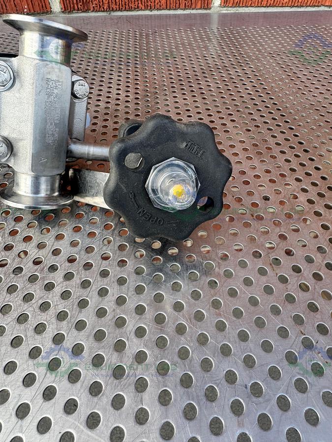 Used 2- ITT Pure Flo RA0.5MAX Diaphragm Valve w/ 1" to 1/2" Sanitary Fitting