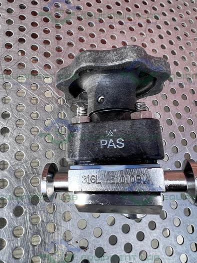 Used ITT Pure Flo  3-Way .5-316L-RA20MAX Diaphragm Valve w/ 1/2" Sanitary Fitting