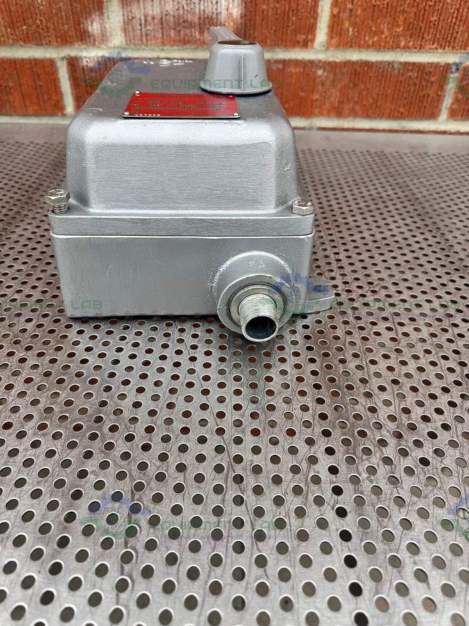 Used Killark XECE-204A3 Circuit Breaker Enclosure 240/480V w/ Cutler EHD 14K Breaker