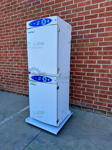Used VWR  VWR51014992 Dual Stacked Air Jacketed CO2 Incubator 115V, 50°C, 6.5 Cu. Ft
