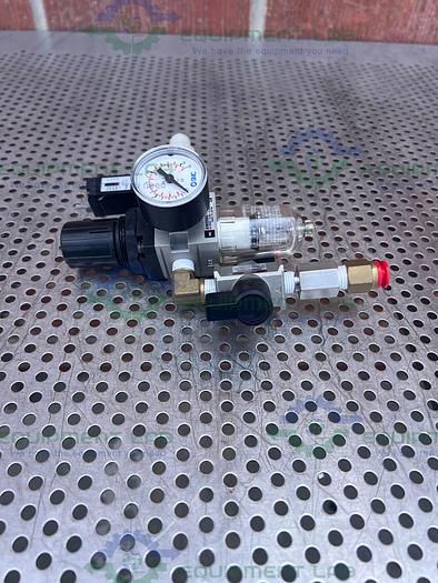 Used SMC  AW2000-02 Filter Regulator  w/ SMC VHS2000