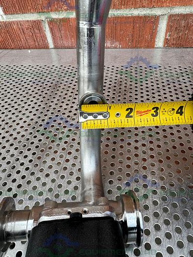 Used ITT Pure Flo Advantage 4 - Way Diaphragm Valve w/ 1.5" to 1/2" Sanitary Fitting