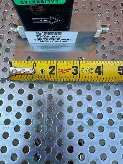 Used Brooks Instrument 5850 TR Mass Flow Meter 300 Sccm Model 5850TRGE0D2D2