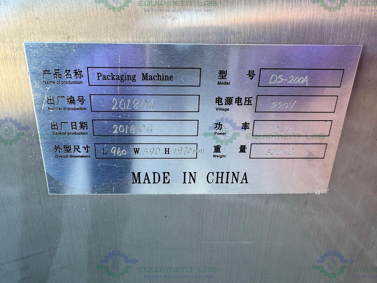  for parts or not working Chinese DS-200A Packaging Machine 220V w/ Sanch S900.2S0.75G VFD