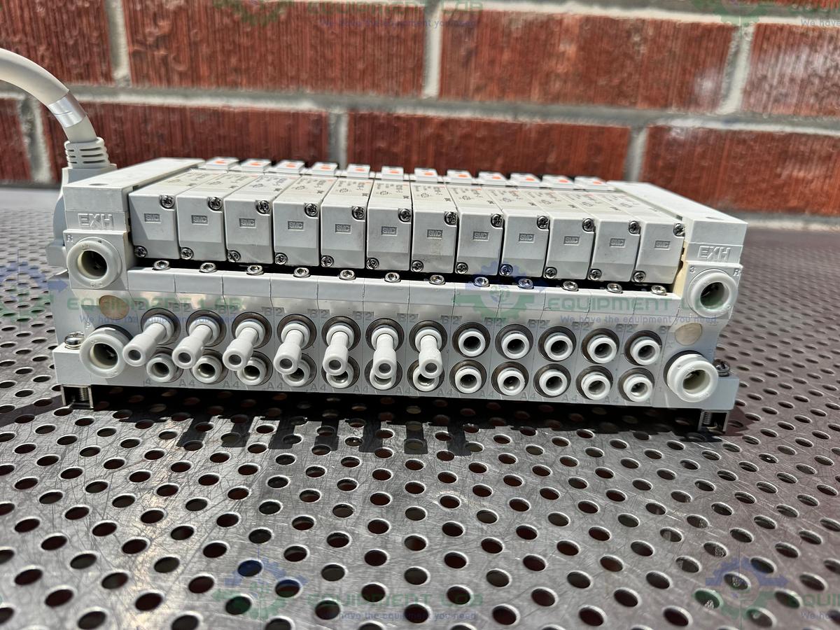 Used Lot of 12 - SMC VQ2100-5 Solenoid Valve Manifold 0.1-0.7 MPa