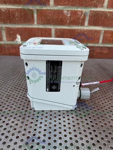 Used ABB TB82EC1010211 Conductivity Transmitter 4-20 mA w/ Sensor