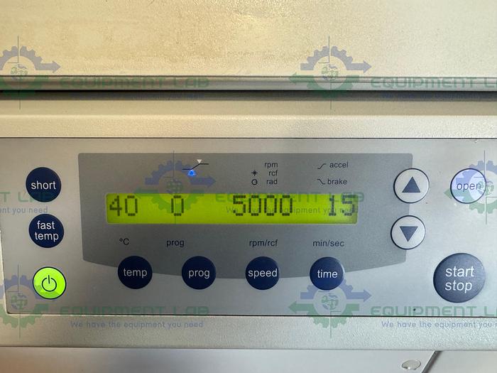 Used Eppendorf  5810R Refrigerated Centrifuge w/ Eppendorf A-4-44 Rotor