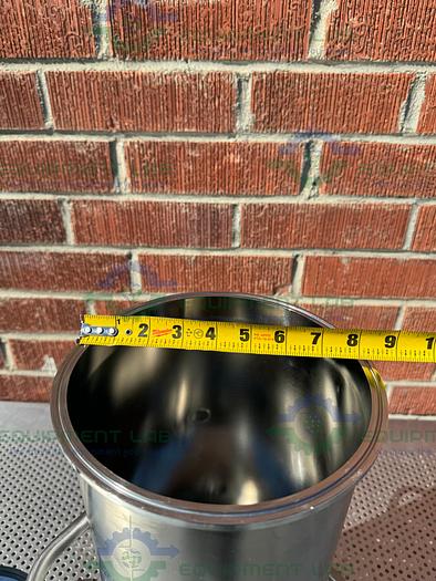 Used Aquasyn  Hastelloy C 22 Single Wall  14 Liter Tank w/ Aquasyn Valve