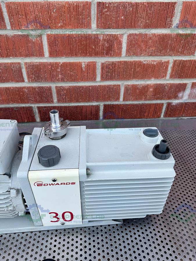 Used Edwards 30 E2M30 Dual Stage Rotary Vane Vacuum Pump 220/240V