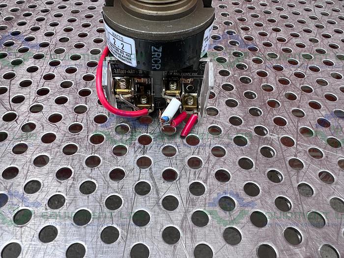 Used Allen-Bradley  800H-QPT24 Series C Illuminated Push Button Switch 24V