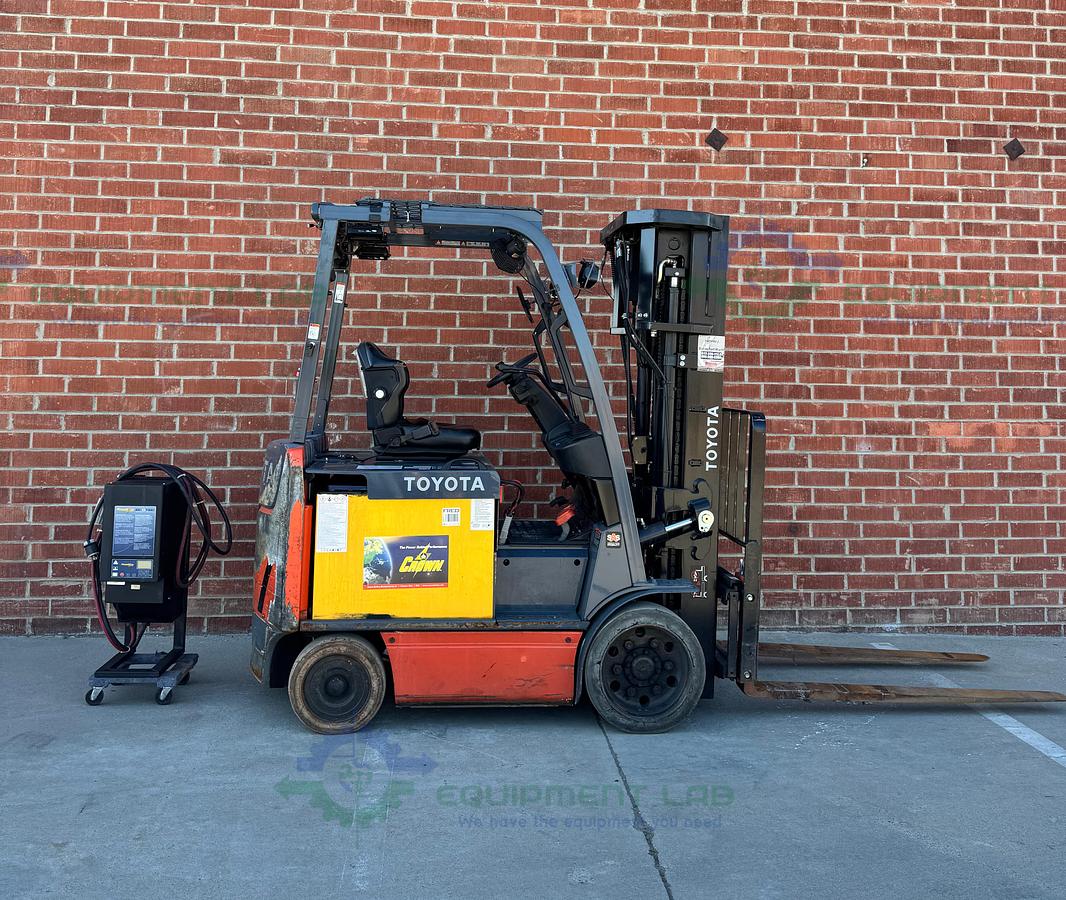 Used Toyota 8FBCU25 Electric Forklift  5000 lbs Capacity 4 Stage Mast w/ Charger