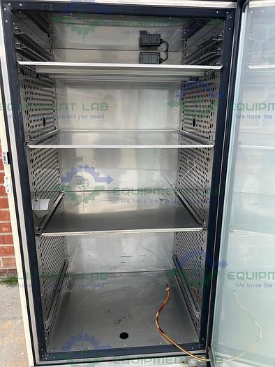 Used Thermo Scientific  3950  CO2 Incubator Temp Range  29 CuFT, 60C°,